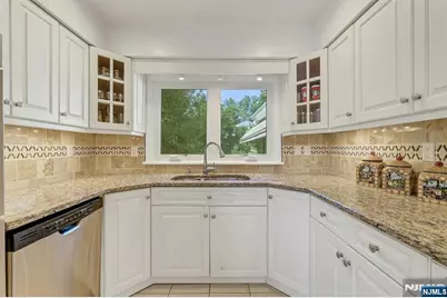 10 Shaw Road, Woodcliff Lake, NJ 07677 - Photo 16