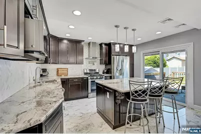 633 Lake Avenue, Lyndhurst Township, NJ 07071 - Photo 8
