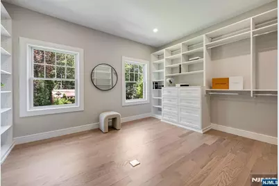 520 Clinton Avenue, Wyckoff Township, NJ 07481 - Photo 30