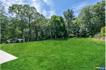 520 Clinton Avenue, Wyckoff Township, NJ 07481 - Photo 50