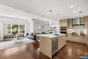 150 Henley Pl 213, Weehawken, NJ 07086 - Photo 14