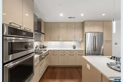 150 Henley Place 213 #213, Weehawken, NJ 07086 - Photo 16
