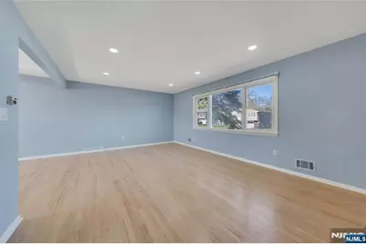 162 Grove Avenue, Verona, NJ 07044 - Photo 4