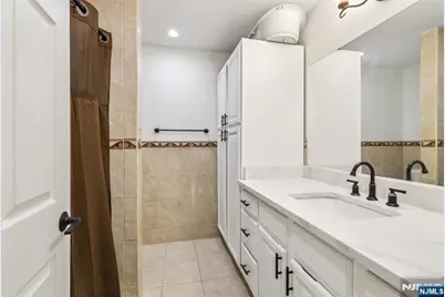 400 Crown Court 561 #561, Edgewater, NJ 07020 - Photo 12