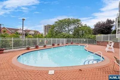 400 Crown Court 561 #561, Edgewater, NJ 07020 - Photo 18