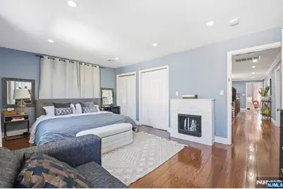 301 Roosevelt Avenue, Hasbrouck Heights, NJ 07604 - Photo 14