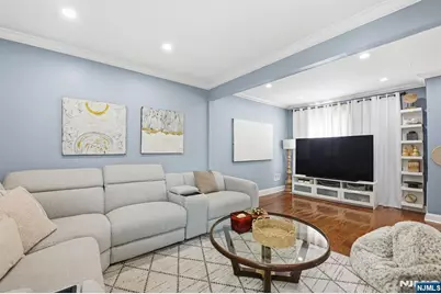 301 Roosevelt Avenue, Hasbrouck Heights, NJ 07604 - Photo 6