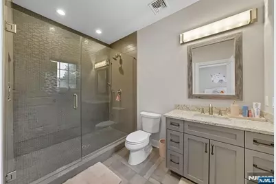 146 Stuart Street, Paramus, NJ 07652 - Photo 38