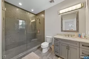 146 Stuart St, Paramus, NJ 07652 - Photo 38