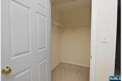 1094 Coventry Way 1094 #1094, Mahwah, NJ 07430 - Photo 6