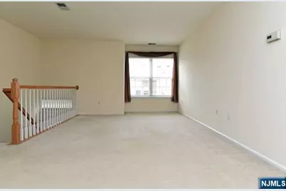 1094 Coventry Way 1094 #1094, Mahwah, NJ 07430 - Photo 2