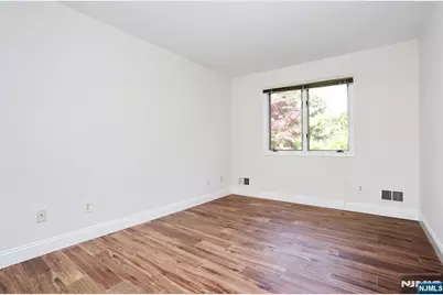 517 Pine Hill Road, Leonia, NJ 07605 - Photo 28