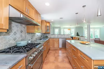 591 Highland Avenue, Montclair, NJ 07043 - Photo 12