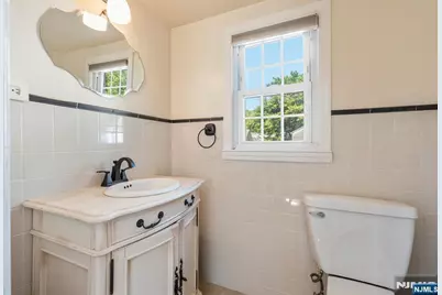 312 Van Buren Avenue, Teaneck Township, NJ 07666 - Photo 10