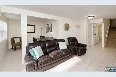85 Primrose Lane, Paramus, NJ 07652 - Photo 14
