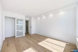300 Winston 2617, Cliffside Park, NJ 07010 - Photo 16