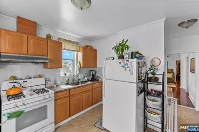 105 Bergen Avenue, Kearny, NJ 07032 - Photo 14
