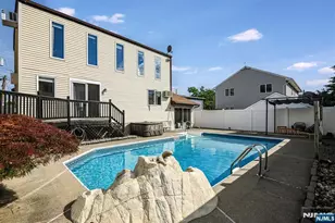 532 2nd St, Carlstadt, NJ 07072 - Photo 28