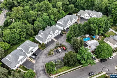 3-1 Vernon Court, Waldwick, NJ 07463 - Photo 2