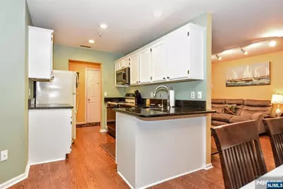3-1 Vernon Court, Waldwick, NJ 07463 - Photo 8