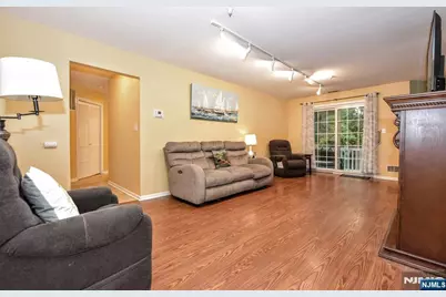 3-1 Vernon Court, Waldwick, NJ 07463 - Photo 4
