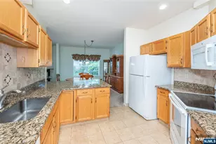 1101 Richmond Road 101, West Milford, NJ 07480 - Photo 10