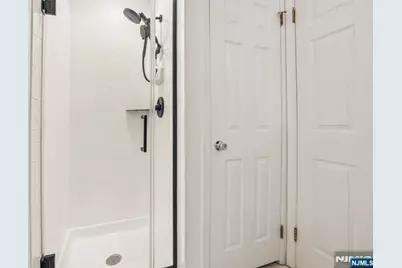 100 Crown Court 471 #471, Edgewater, NJ 07020 - Photo 24