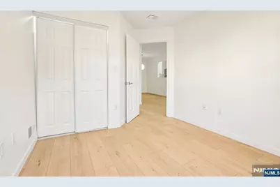 100 Crown Court 471 #471, Edgewater, NJ 07020 - Photo 22