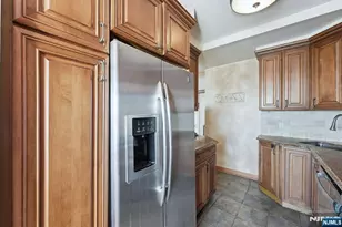 2 Horizon 1010, Fort Lee, NJ 07024 - Photo 12