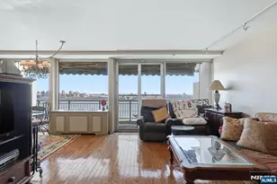 2 Horizon 1010, Fort Lee, NJ 07024 - Photo 6