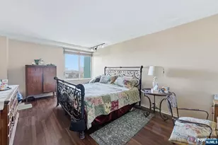 2 Horizon 1010, Fort Lee, NJ 07024 - Photo 14