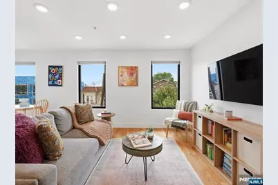22 Lincoln Street 3 #3, Jersey City, NJ 07307 - Photo 4