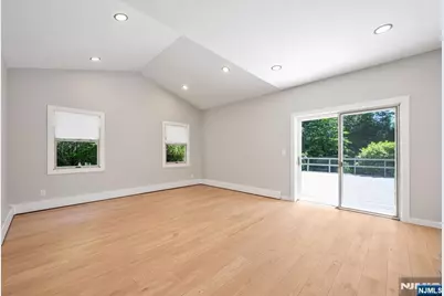 439 Summit Street, Englewood Cliffs, NJ 07632 - Photo 14