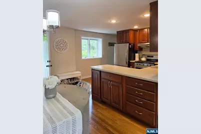29 Chestnut Drive, Wayne, NJ 07470 - Photo 4