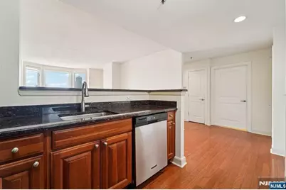 5311 City Place, Edgewater, NJ 07020 - Photo 10