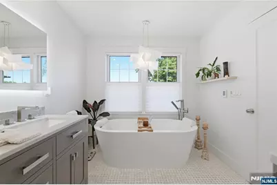 307 Farview Avenue, Paramus, NJ 07652 - Photo 28