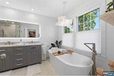 307 Farview Avenue, Paramus, NJ 07652 - Photo 26