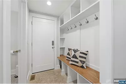 307 Farview Avenue, Paramus, NJ 07652 - Photo 20
