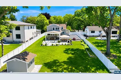 307 Farview Avenue, Paramus, NJ 07652 - Photo 48