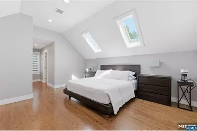 307 Farview Avenue, Paramus, NJ 07652 - Photo 22