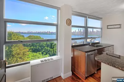 6050 Boulevard East 4C #4C, West New York, NJ 07093 - Photo 14