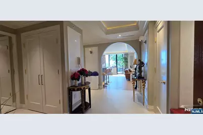 100 Carlyle Vg6 #VG6, Cliffside Park, NJ 07010 - Photo 2