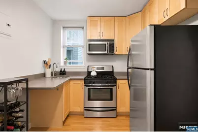 111 Mallory Avenue 2 #2, Jersey City, NJ 07304 - Photo 2