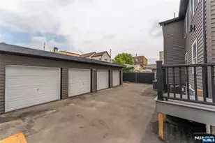 335 Henry St, Orange, NJ 07050 - Photo 18