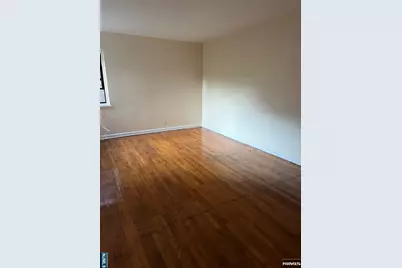 2337 Hudson Terrace C10 #C10, Fort Lee, NJ 07024 - Photo 4