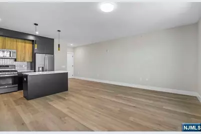 2021 Jones Road 104 #104, Fort Lee, NJ 07024 - Photo 2