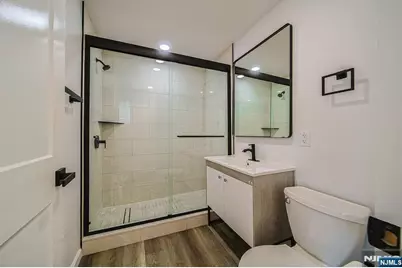 1 W Columbia Avenue, Palisades Park, NJ 07650 - Photo 4