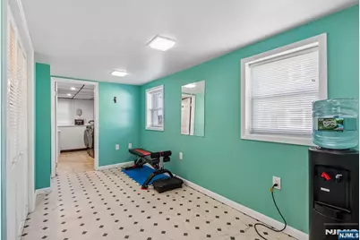 433 Fern Avenue, Lyndhurst Township, NJ 07071 - Photo 18