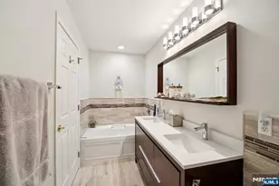 428 Newburgh Ct 428, West New York, NJ 07093 - Photo 18