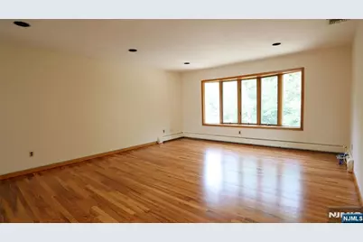 206 New York Avenue 2 #2, Fort Lee, NJ 07024 - Photo 2